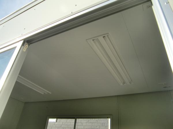 神奈川県平塚店/展示場の中古ユニットハウス・プレハブ・コンテナハウスCT-41J(2.83坪)の各設備の照明器具