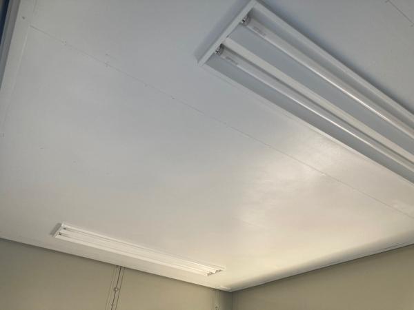 群馬県前橋店/展示場の中古ユニットハウス・プレハブ・コンテナハウスCT-32J(2.16坪)の各設備の照明器具