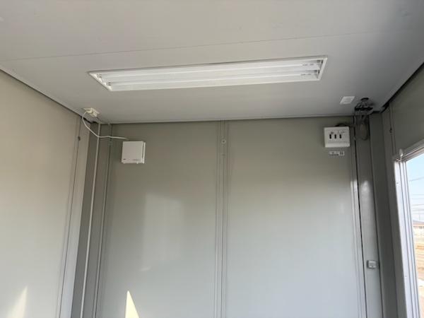 愛知県津島店/展示場の中古ユニットハウス・プレハブ・コンテナハウスCT-41J(2.83坪)の各設備の照明器具