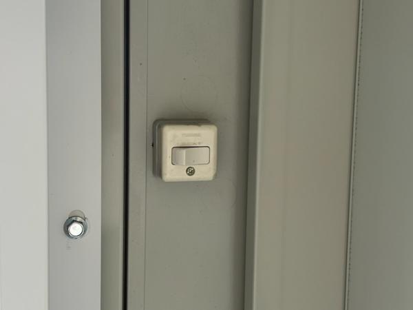 愛知県津島店/展示場の中古ユニットハウス・プレハブ・コンテナハウスCT-32JG(2.16坪)の各設備のスイッチ