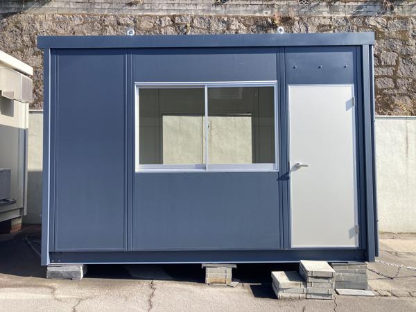 鹿児島県鹿児島出張所/展示場の新棟ユニットハウス・プレハブ・コンテナハウス38MSL(2.43坪)の本体の外観
