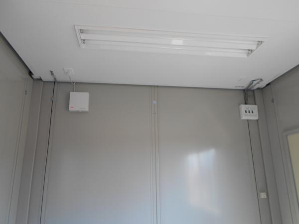 茨城県鹿嶋店/展示場の中古ユニットハウス・プレハブ・コンテナハウスCT-32J(2.16坪)の各設備の照明器具