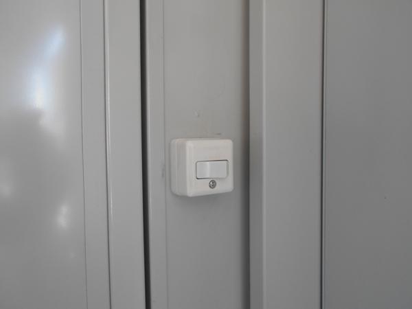 茨城県鹿嶋店/展示場の中古ユニットハウス・プレハブ・コンテナハウスCT-32J(2.16坪)の各設備のスイッチ