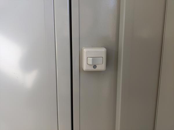 茨城県神栖店/展示場の中古ユニットハウス・プレハブ・コンテナハウスCT-32J(2.16坪)の各設備のスイッチ