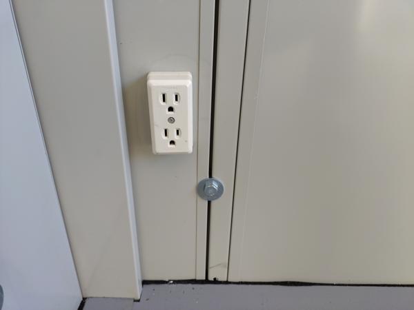 茨城県神栖店/展示場の中古ユニットハウス・プレハブ・コンテナハウスCT-32J(2.16坪)の各設備のコンセント