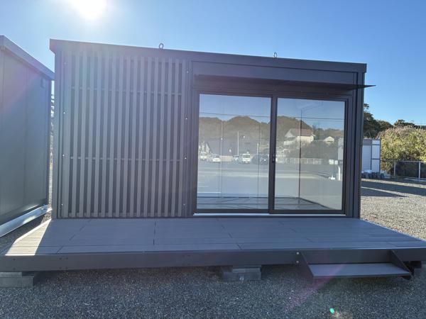 千葉県いすみ店/展示場の新棟ユニットハウス・プレハブ・コンテナハウス47MSL EXTRA SPACE(3.02坪)の本体の外観