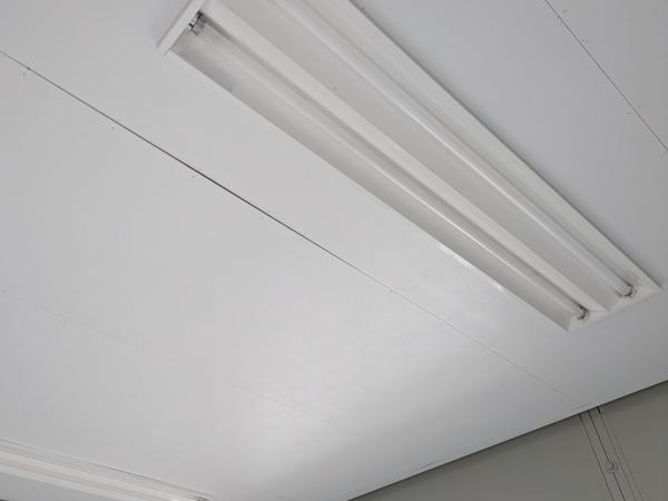 栃木県宇都宮戸祭店/展示場の中古ユニットハウス・プレハブ・コンテナハウスCT-32J(2.16坪)の各設備の照明器具