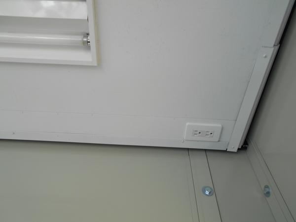 茨城県鹿嶋店/展示場の中古ユニットハウス・プレハブ・コンテナハウスCT-32J(2.16坪)の各設備のコンセント