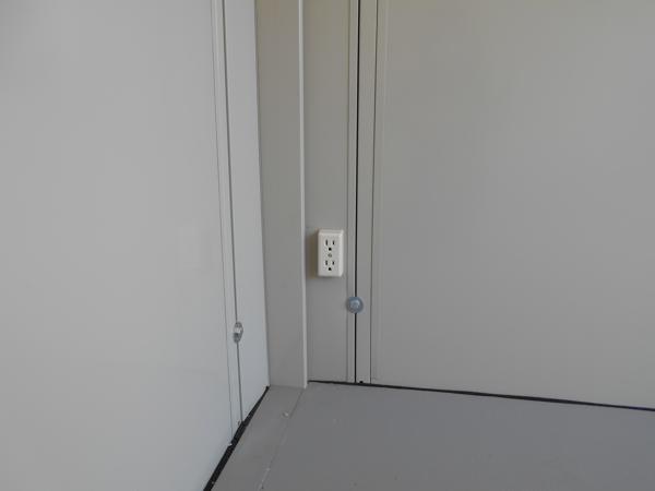 茨城県鹿嶋店/展示場の中古ユニットハウス・プレハブ・コンテナハウスCT-32J(2.16坪)の各設備のコンセント