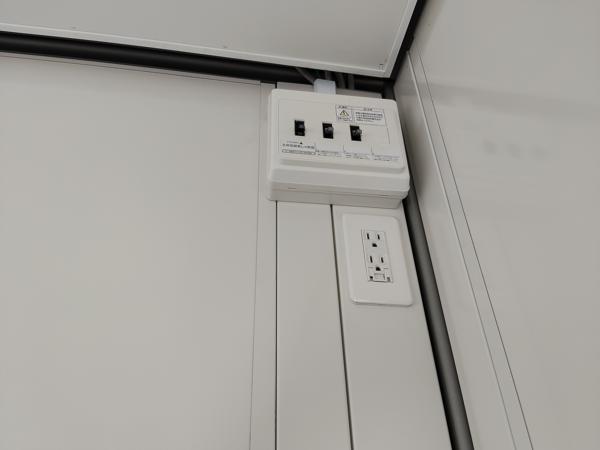 静岡県藤枝店/展示場の新棟ユニットハウス・プレハブ・コンテナハウス38MSL(2.43坪)の各設備の分電盤