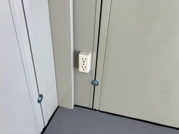 千葉県市原店/展示場の中古ユニットハウス・プレハブ・コンテナハウスCT-32J(2.16坪)の各設備のコンセント