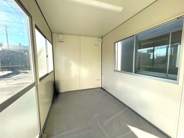 神奈川県厚木店/展示場の新棟ユニットハウス・プレハブ・コンテナハウス38MSL(2.43坪)の本体の外観