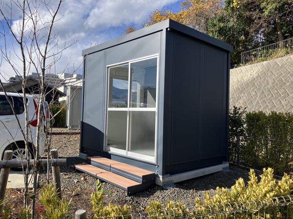 神奈川県伊勢原店/展示場の新棟ユニットハウス・プレハブ・コンテナハウス29MSL(1.84坪)の本体の外観