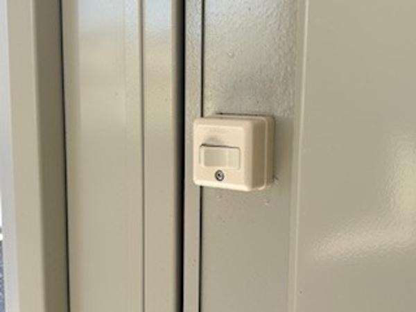 静岡県富士店/展示場の中古ユニットハウス・プレハブ・コンテナハウスCT-54J(7.78坪)の各設備のスイッチ