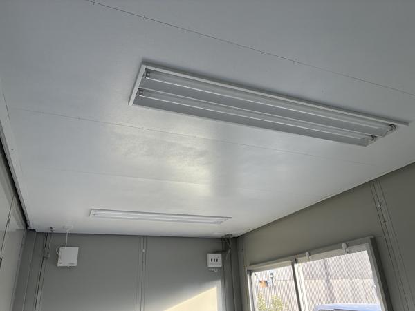 三重県四日市店/展示場の中古ユニットハウス・プレハブ・コンテナハウスCT-41J(2.83坪)の各設備の照明器具