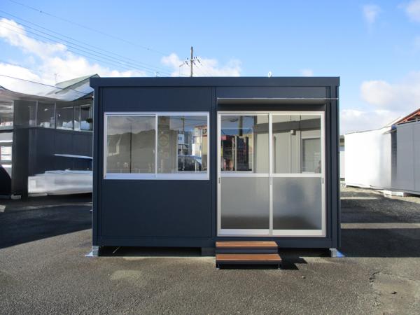 京都府亀岡店/展示場の新棟ユニットハウス・プレハブ・コンテナハウス38MSL(2.43坪)の本体の外観