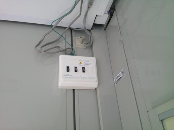 京都府木津川店/展示場の中古ユニットハウス・プレハブ・コンテナハウスCT-32J(2.16坪)の各設備の分電盤