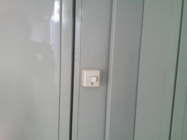 京都府木津川店/展示場の中古ユニットハウス・プレハブ・コンテナハウスCT-32J(2.16坪)の各設備のスイッチ