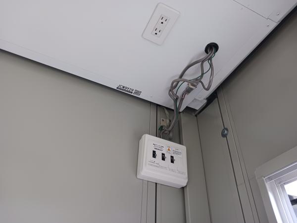 香川県高松出張所/展示場の中古ユニットハウス・プレハブ・コンテナハウスCT-32J(2.16坪)の各設備の分電盤