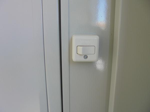 埼玉県本庄店/展示場の中古ユニットハウス・プレハブ・コンテナハウスCT-41J(2.83坪)の各設備のスイッチ