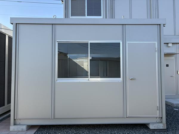 埼玉県川越店/展示場の新棟ユニットハウス・プレハブ・コンテナハウス38MSL(2.43坪)の本体の外観