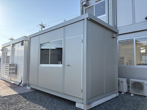 埼玉県川越店/展示場の新棟ユニットハウス・プレハブ・コンテナハウス38MSL(2.43坪)の本体の外観