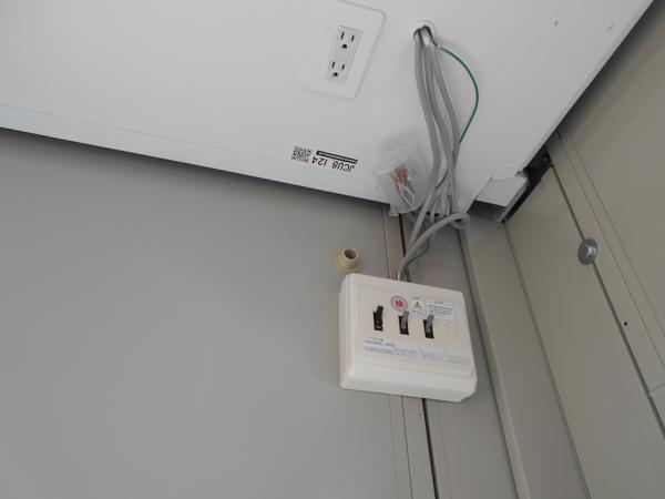 茨城県鹿嶋店/展示場の中古ユニットハウス・プレハブ・コンテナハウスCT-32J(2.16坪)の各設備の分電盤