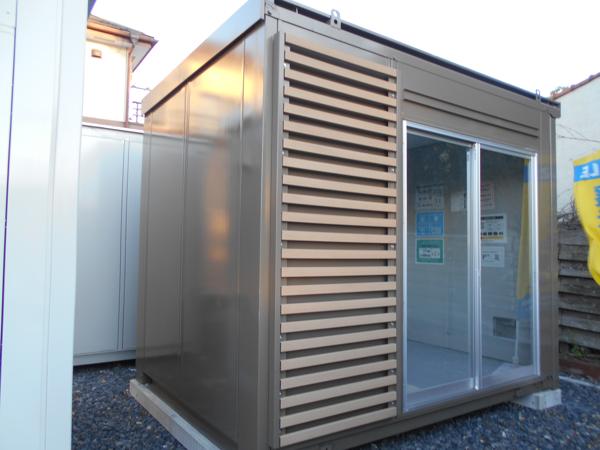 埼玉県蓮田店/展示場の中古ユニットハウス・プレハブ・コンテナハウスルーバー付き CT-32J(2.16坪)の本体の外観
