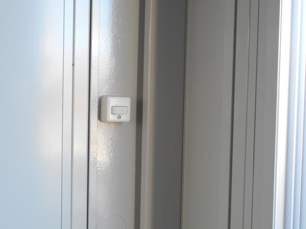 埼玉県蓮田店/展示場の中古ユニットハウス・プレハブ・コンテナハウスルーバー付き