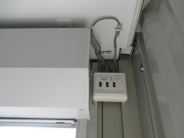 埼玉県加須店/展示場の中古ユニットハウス・プレハブ・コンテナハウスCT-32JG(2.16坪)の各設備の分電盤