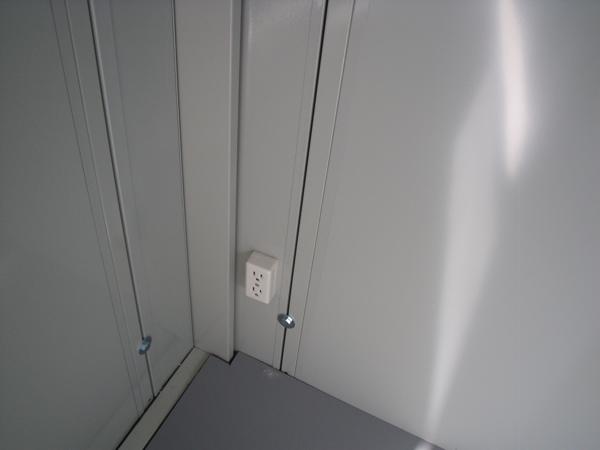 埼玉県花園インター店/展示場の中古ユニットハウス・プレハブ・コンテナハウスCT-42J(2.83坪)の各設備のコンセント