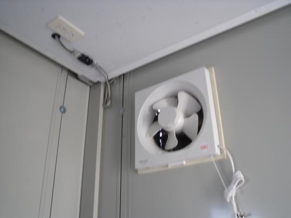 埼玉県花園インター店/展示場の中古ユニットハウス・プレハブ・コンテナハウスCT-42J(2.83坪)の各設備の換気扇