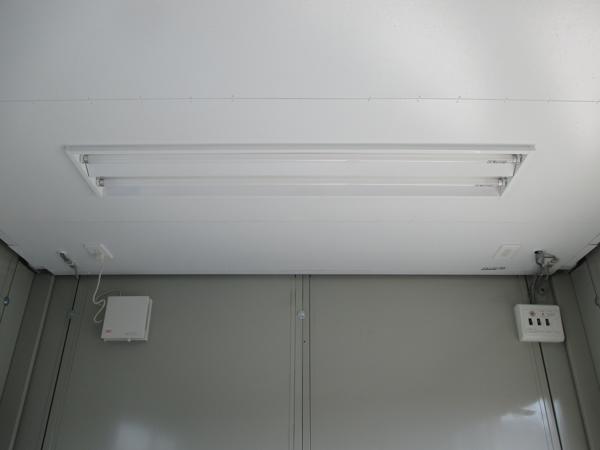 埼玉県加須店/展示場の中古ユニットハウス・プレハブ・コンテナハウスCT-32J(2.16坪)の各設備の照明器具