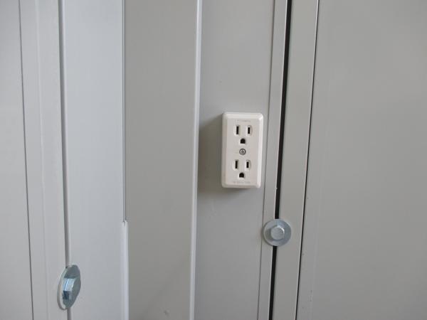 埼玉県加須店/展示場の中古ユニットハウス・プレハブ・コンテナハウスCT-32J(2.16坪)の各設備のコンセント
