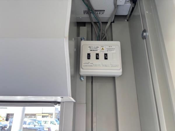 東京都東大和店/展示場の中古ユニットハウス・プレハブ・コンテナハウスCT-32JG(2.16坪)の各設備の分電盤