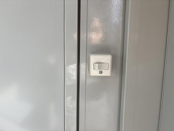 埼玉県川越店/展示場の中古ユニットハウス・プレハブ・コンテナハウスCT-32J(2.16坪)の各設備のスイッチ