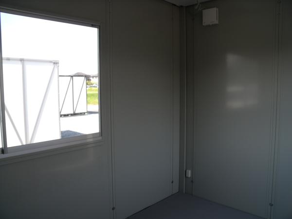 埼玉県花園インター店/展示場の中古ユニットハウス・プレハブ・コンテナハウスCT-32J(2.16坪)の本体の内観