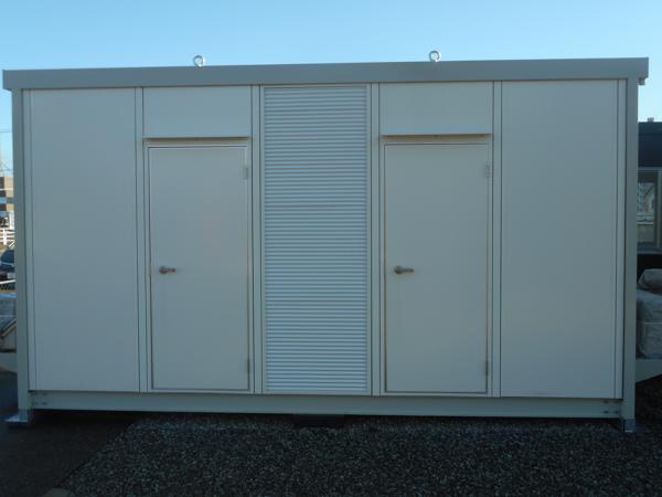 石川県金沢店/展示場の新棟ユニットハウス・プレハブ・コンテナハウスサニット 47MSL 男性・女性用(3.02坪)の本体の外観