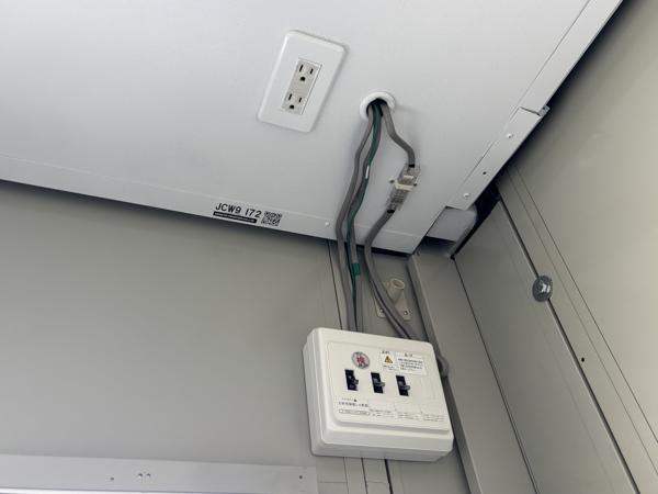 茨城県小美玉店/展示場の中古ユニットハウス・プレハブ・コンテナハウスCT-32J(2.16坪)の各設備の分電盤