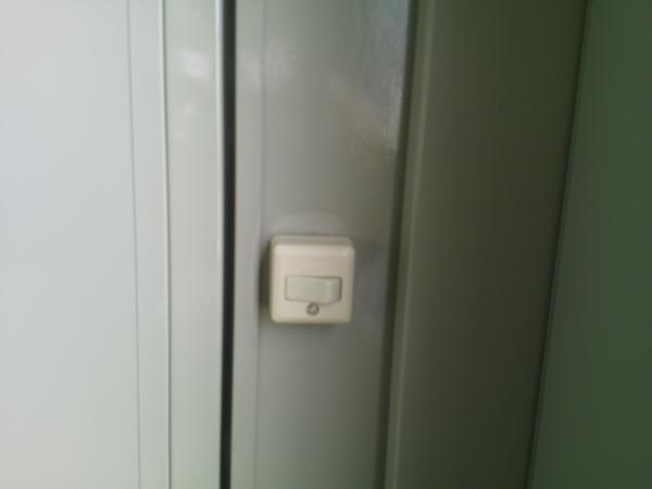 京都府木津川店/展示場の中古ユニットハウス・プレハブ・コンテナハウスCT-41J(2.83坪)の各設備のスイッチ