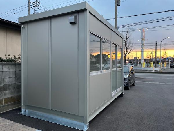 群馬県伊勢崎バイパス店/展示場の新棟ユニットハウス・プレハブ・コンテナハウス38MSL(2.43坪)の本体の外観