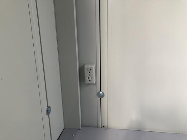 奈良県奈良店/展示場の中古ユニットハウス・プレハブ・コンテナハウスCT-32J(2.16坪)の各設備のコンセント