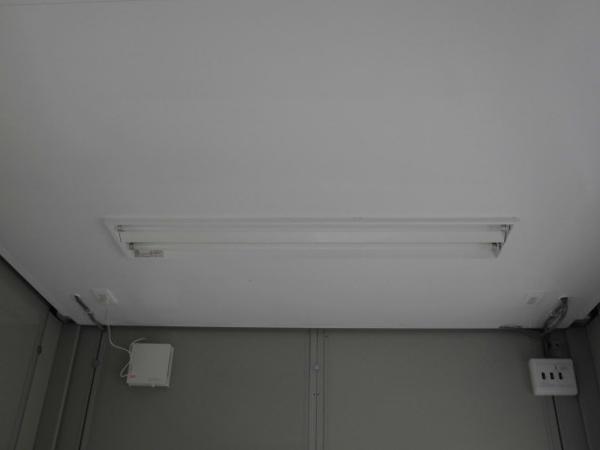 福岡県太宰府店/展示場の中古ユニットハウス・プレハブ・コンテナハウスCT-32J(2.18坪)の各設備の照明器具