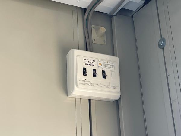 神奈川県厚木店/展示場の中古ユニットハウス・プレハブ・コンテナハウスCT-41J(2.83坪)の各設備の分電盤