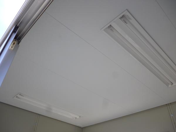 東京都日野店/展示場の中古ユニットハウス・プレハブ・コンテナハウスCT-32J(2.16坪)の各設備の照明器具