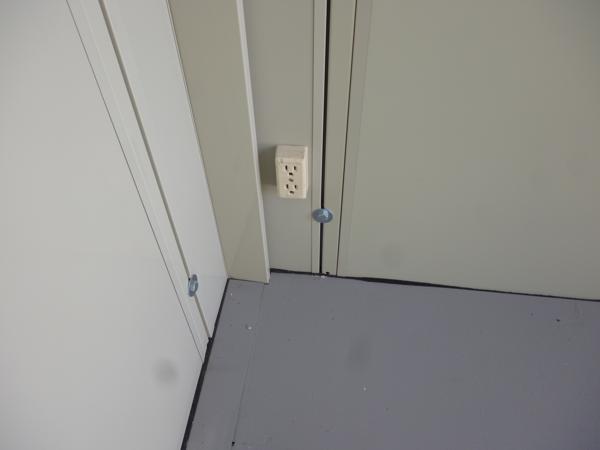 東京都日野店/展示場の中古ユニットハウス・プレハブ・コンテナハウスCT-32J(2.16坪)の各設備のコンセント