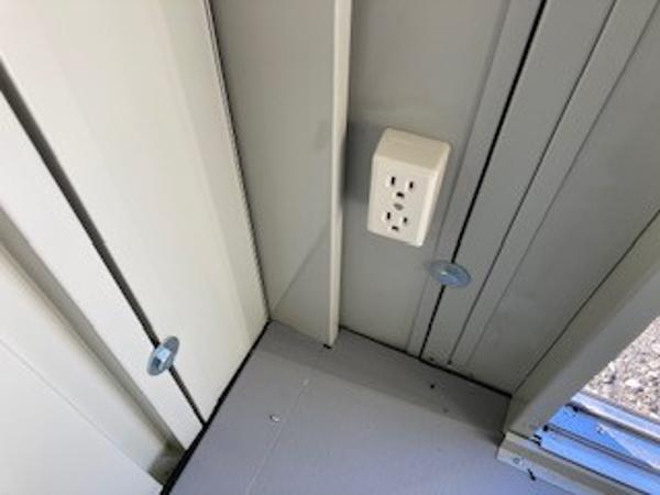 群馬県太田店/展示場の中古ユニットハウス・プレハブ・コンテナハウスCT-32JG(0.65坪)の各設備のコンセント