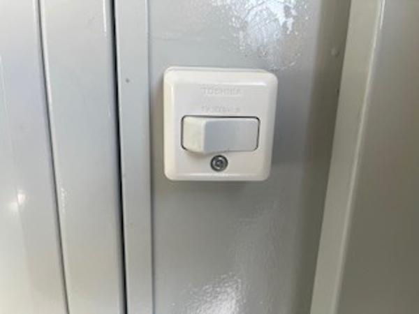 埼玉県本庄店/展示場の中古ユニットハウス・プレハブ・コンテナハウスCT-41J(2.83坪)の各設備のスイッチ