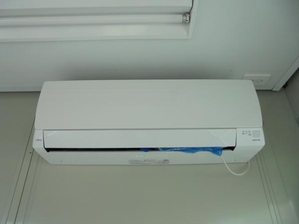 埼玉県本庄店/展示場の中古ユニットハウス・プレハブ・コンテナハウスCT-32J(2.16坪)の各設備のエアコン