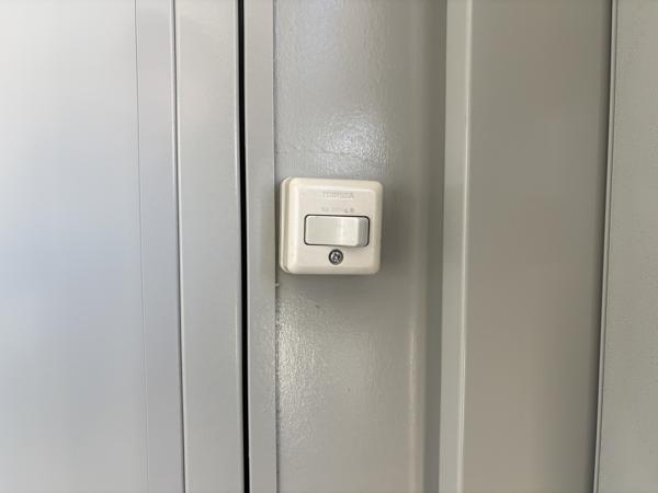 埼玉県川越店/展示場の中古ユニットハウス・プレハブ・コンテナハウスCT-41J(2.83坪)の各設備のスイッチ